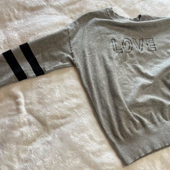 Philosophy Women's Gray and Black Embroidered LOVE Crewneck Sweater Size M - Picture 7 of 10